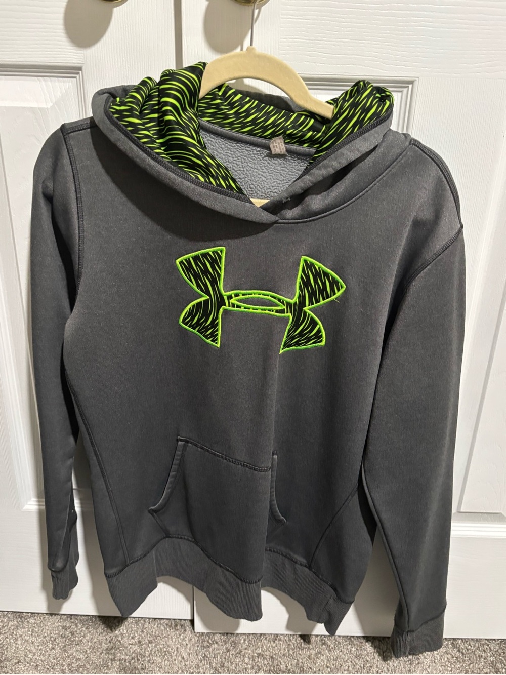 Under Armor Sweatshirt